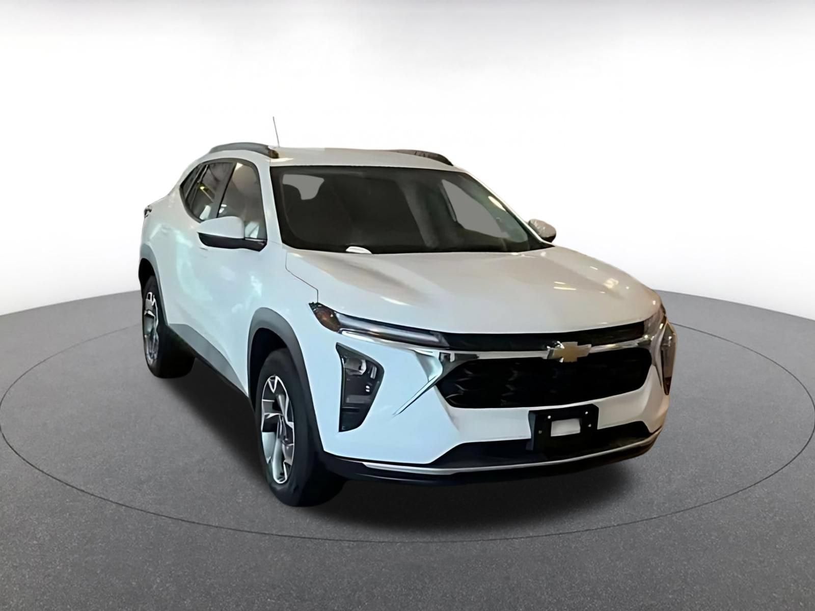 Thumbnail: 2025 Chevrolet Trax - 3
