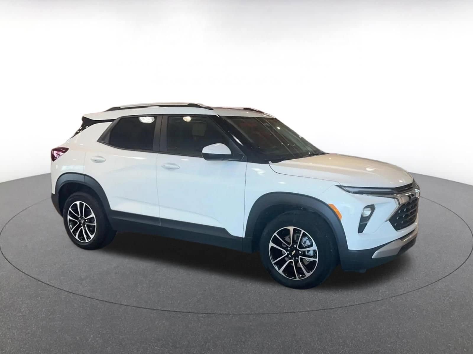 Thumbnail: 2025 Chevrolet TrailBlazer - 2