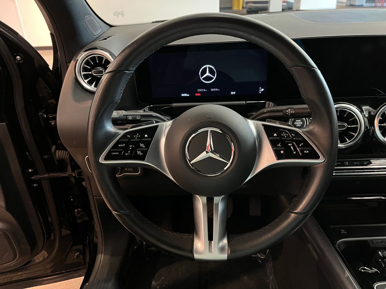 Thumbnail: 2025 Mercedes-Benz GLA - 29