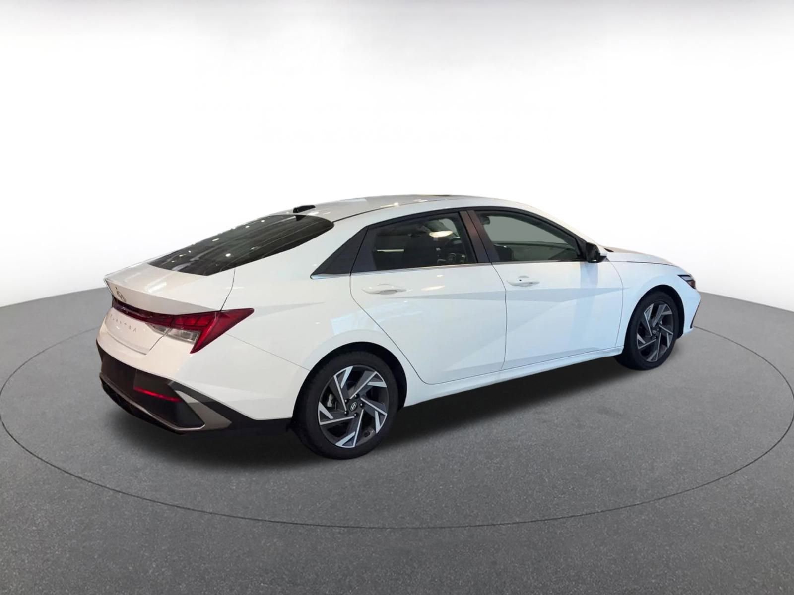 Thumbnail: 2025 Hyundai Elantra - 15