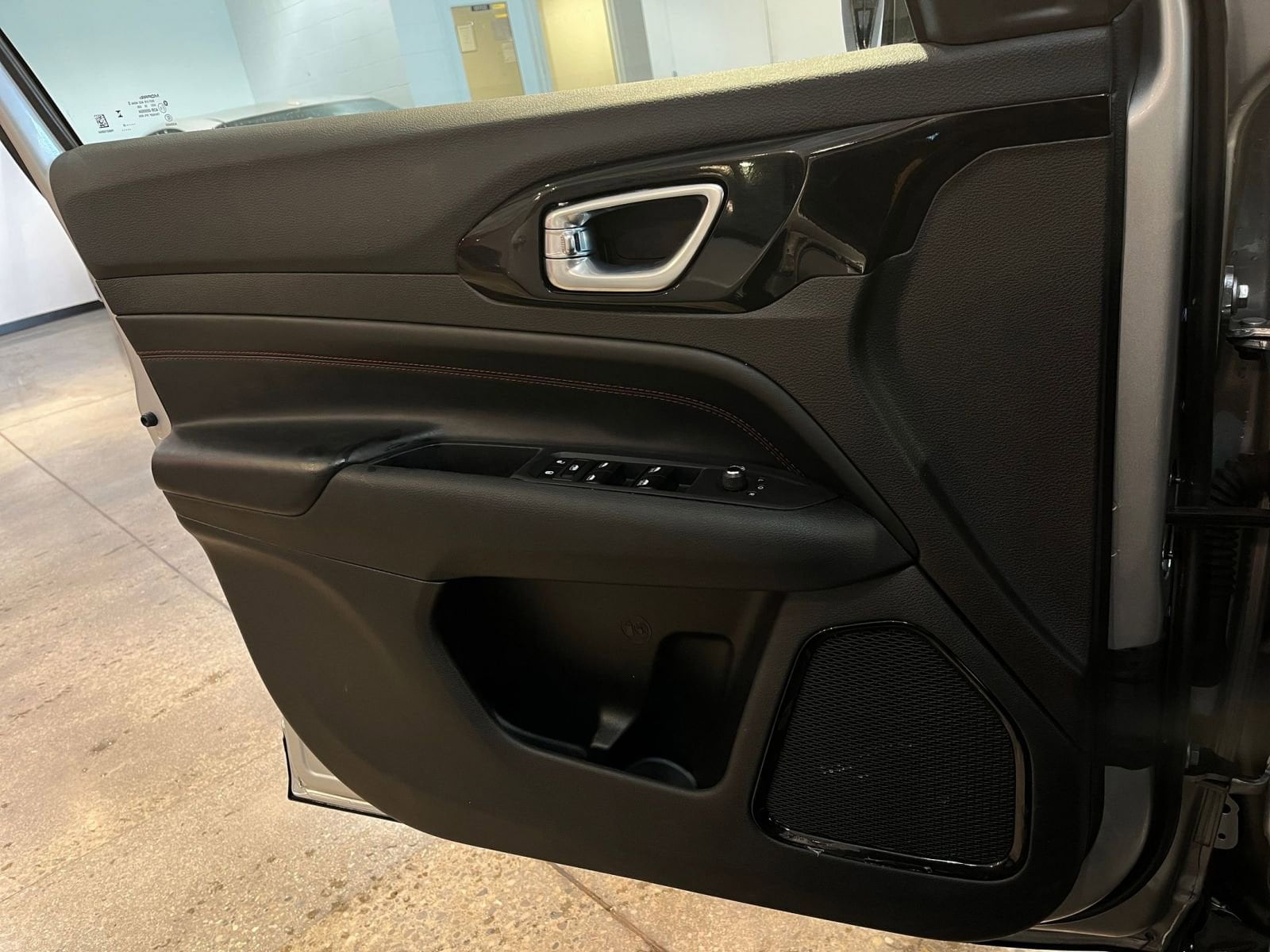 Thumbnail: 2025 Jeep Compass - 18