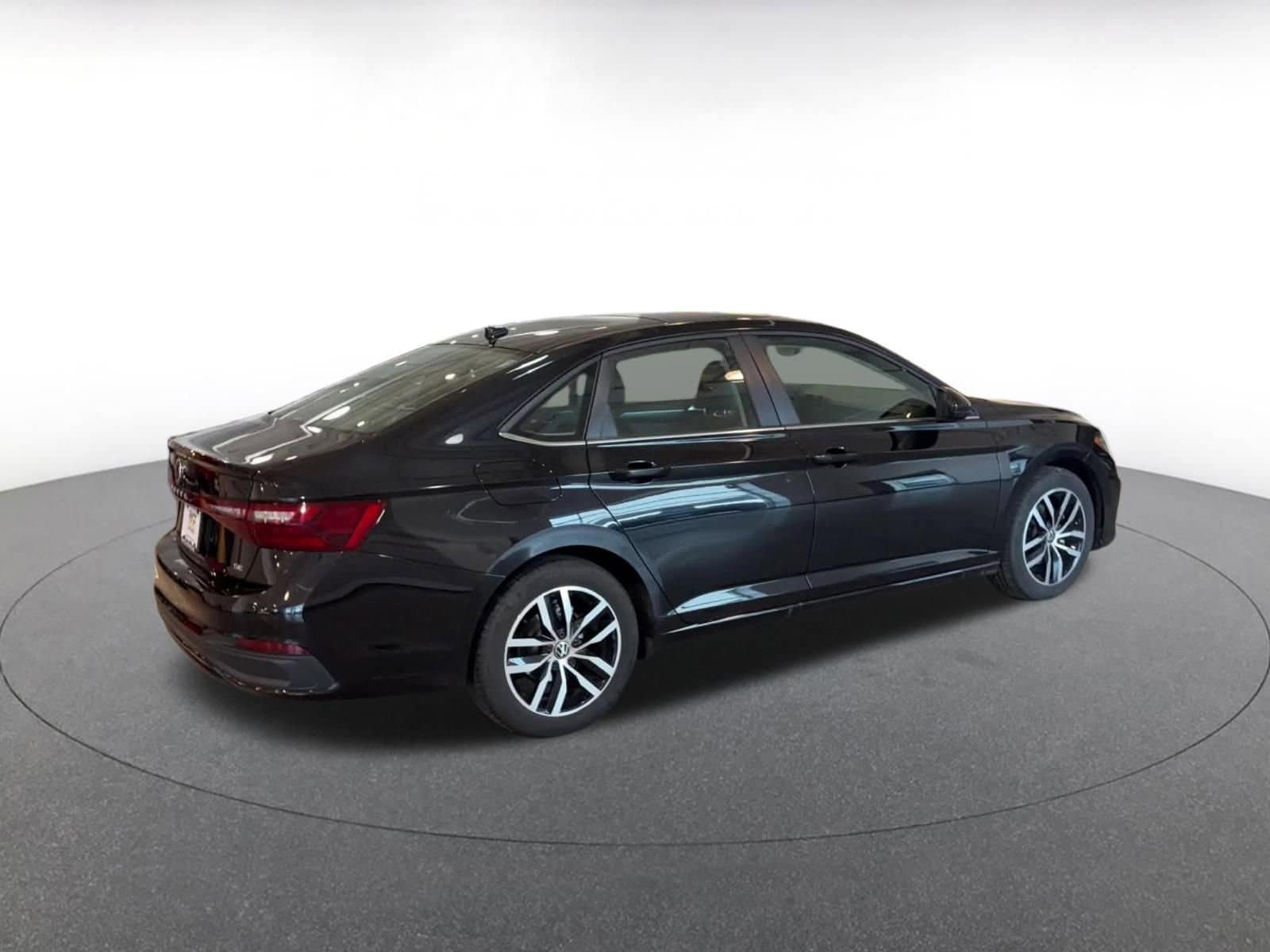 Thumbnail: 2025 Volkswagen Jetta - 15