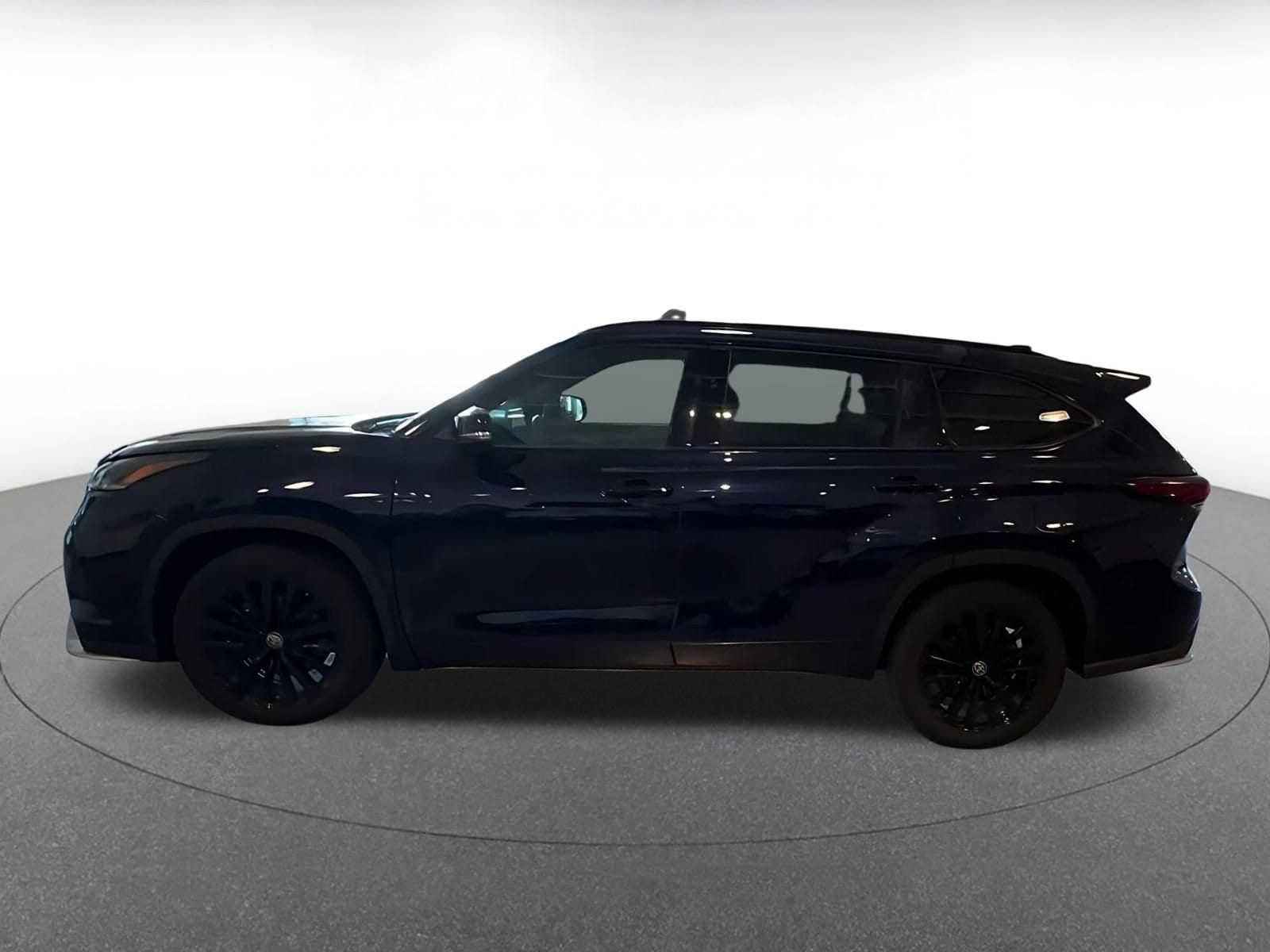 Thumbnail: 2025 Toyota Highlander - 9