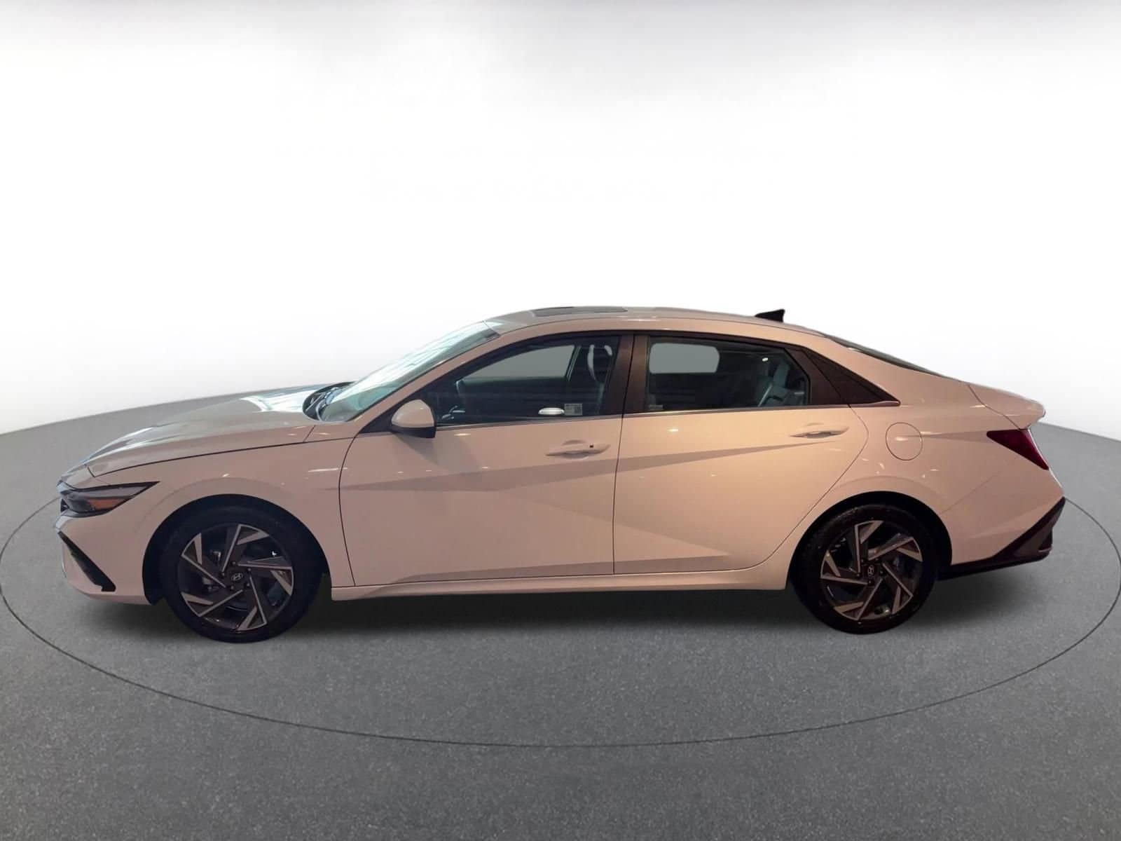 Thumbnail: 2025 Hyundai Elantra - 9