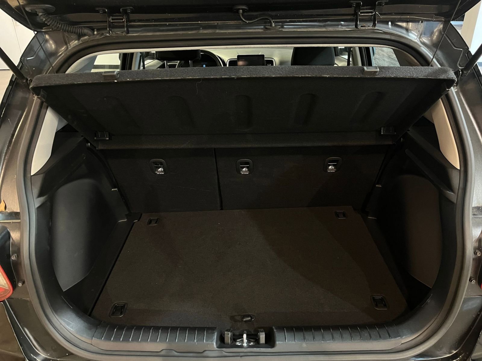 Thumbnail: 2025 Hyundai Venue - 31