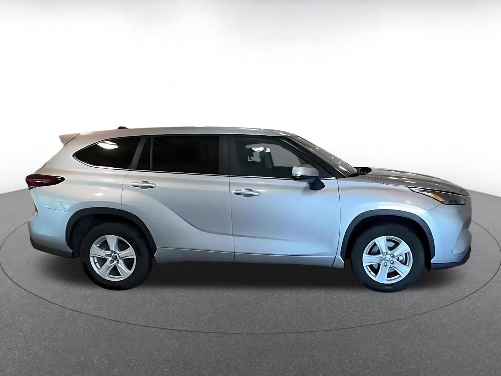 Thumbnail: 2025 Toyota Highlander - 12
