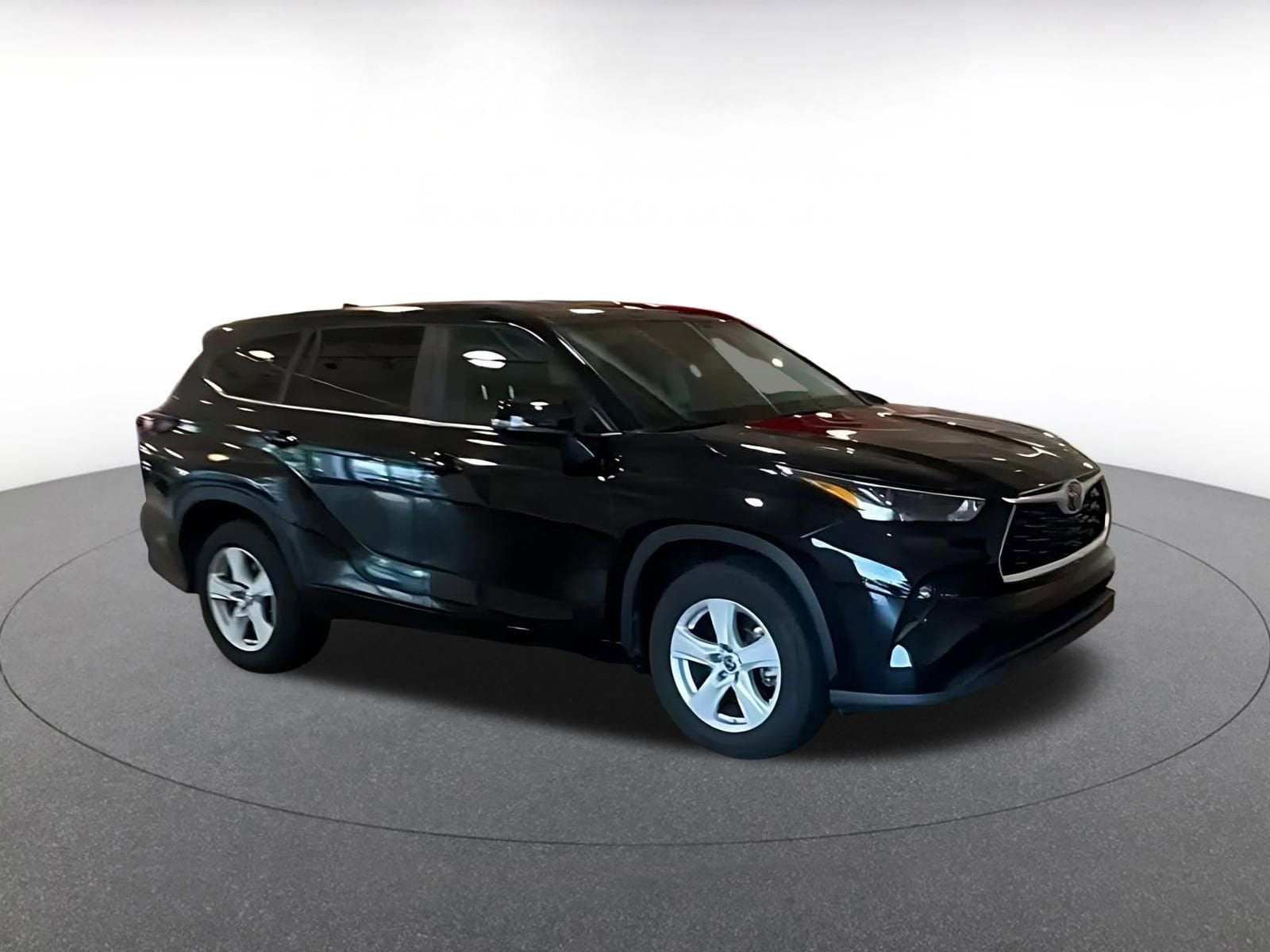 Thumbnail: 2025 Toyota Highlander - 2
