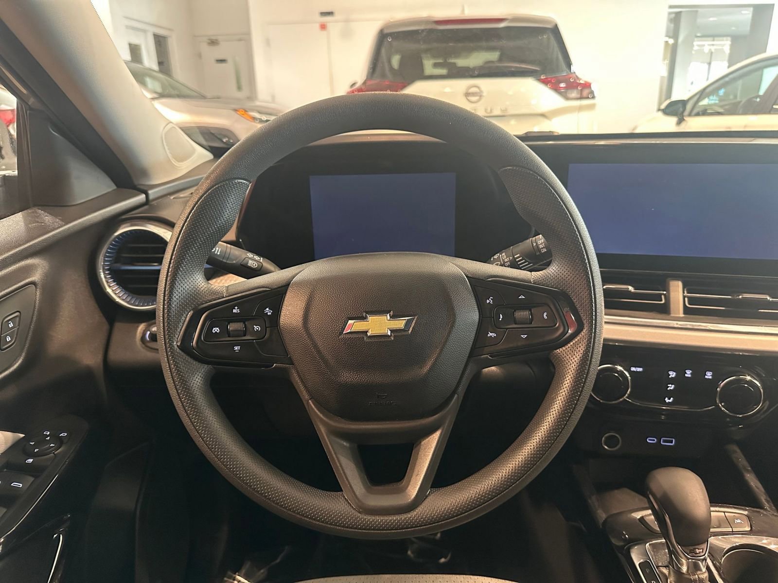 Thumbnail: 2025 Chevrolet Trax - 28