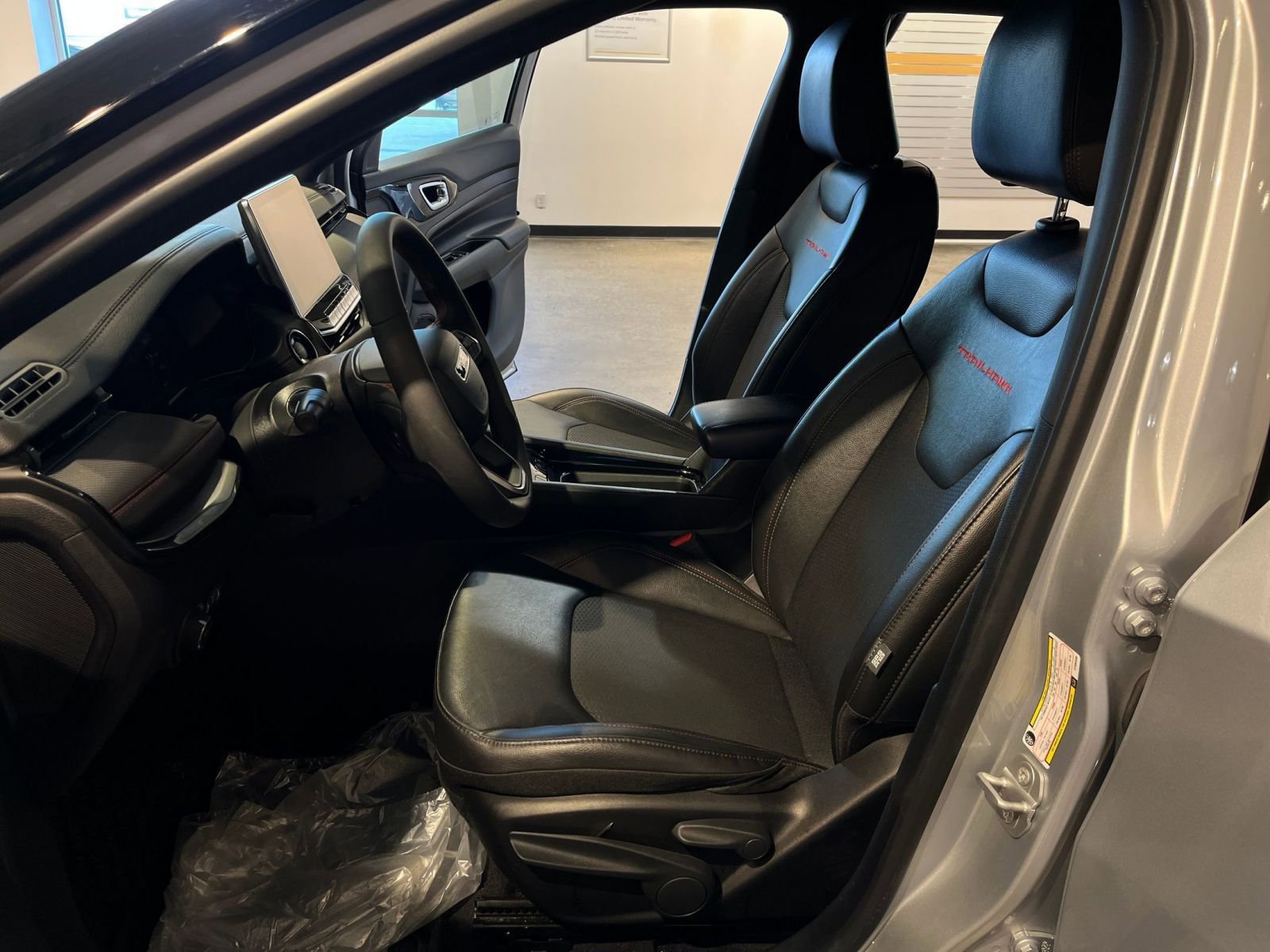 Thumbnail: 2025 Jeep Compass - 27