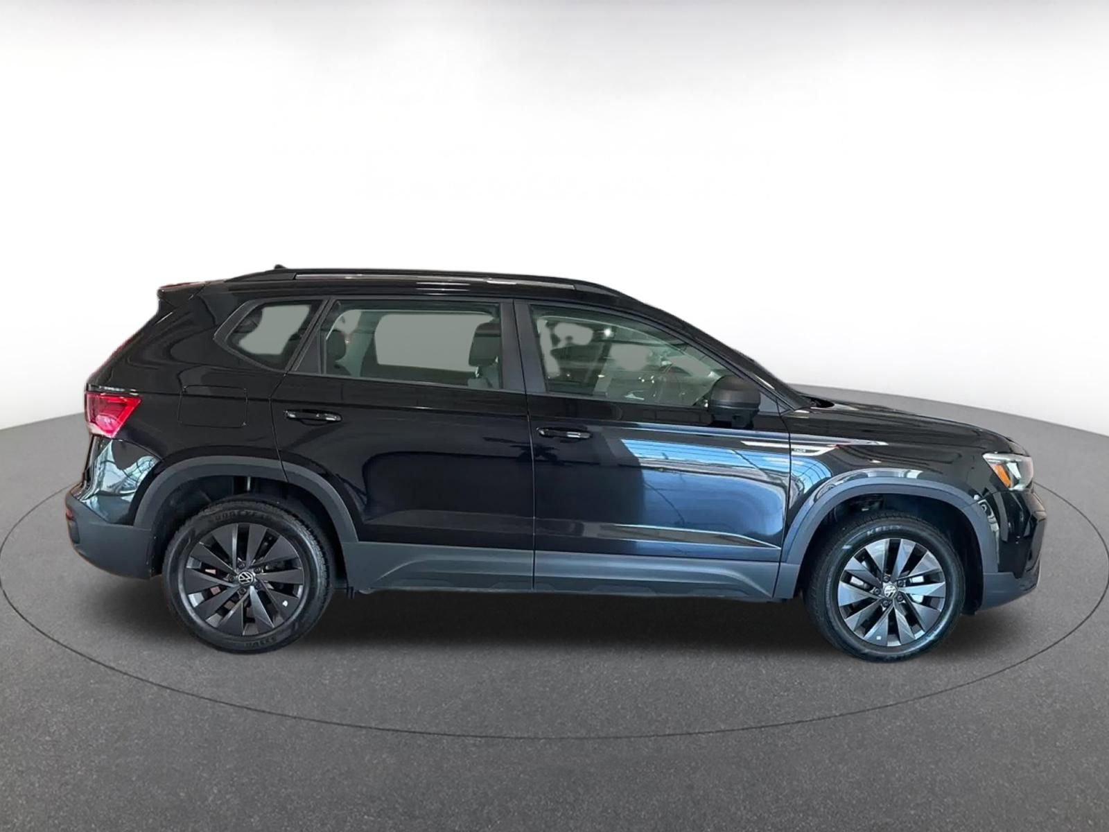 Thumbnail: 2024 Volkswagen Taos - 16