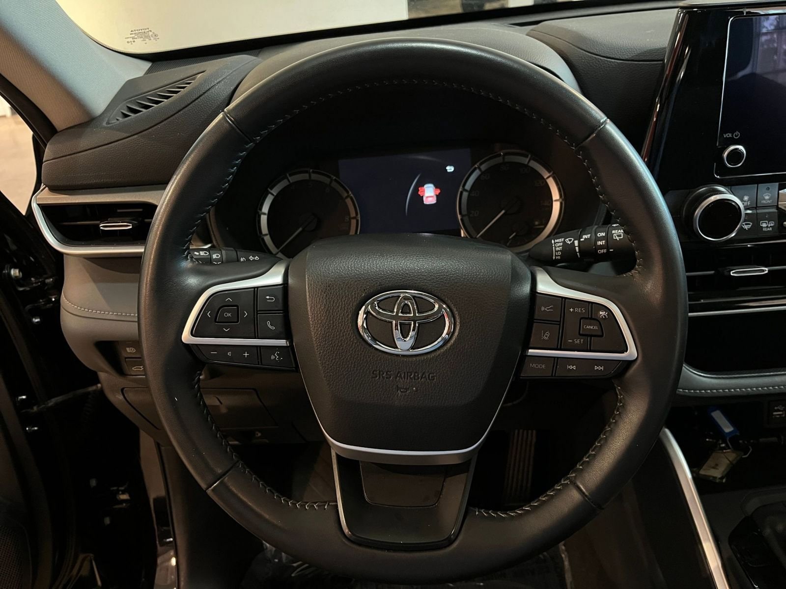 Thumbnail: 2025 Toyota Highlander - 29