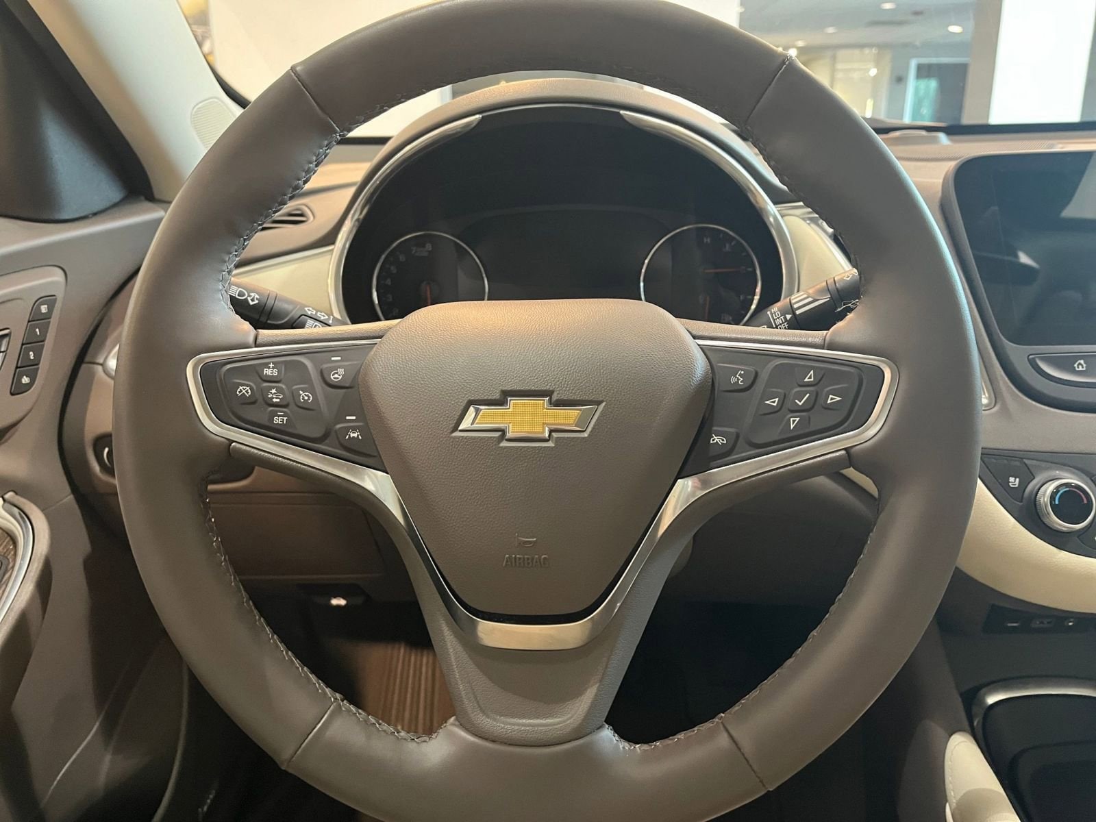 Thumbnail: 2024 Chevrolet Malibu - 28