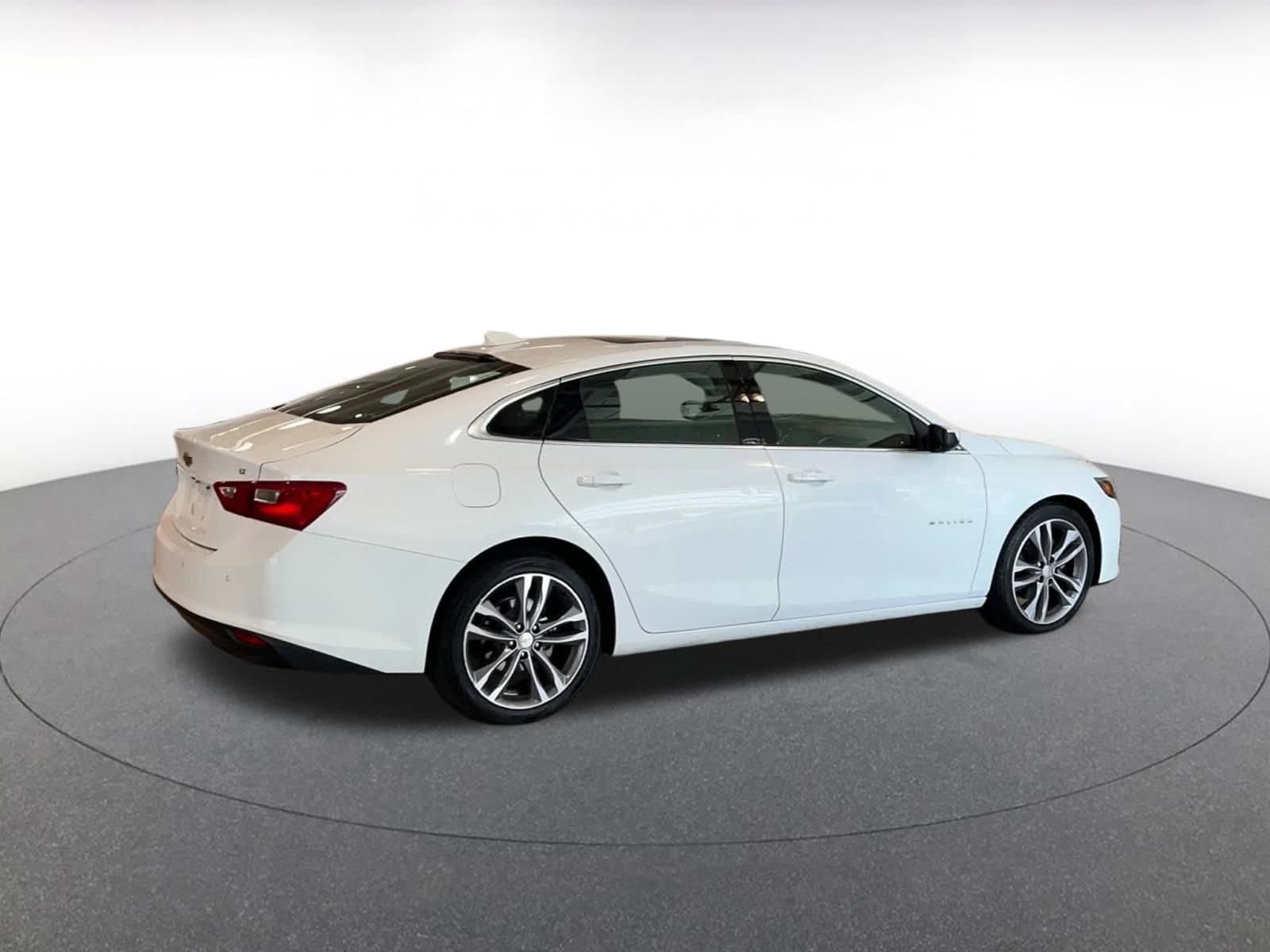 Thumbnail: 2023 Chevrolet Malibu - 15
