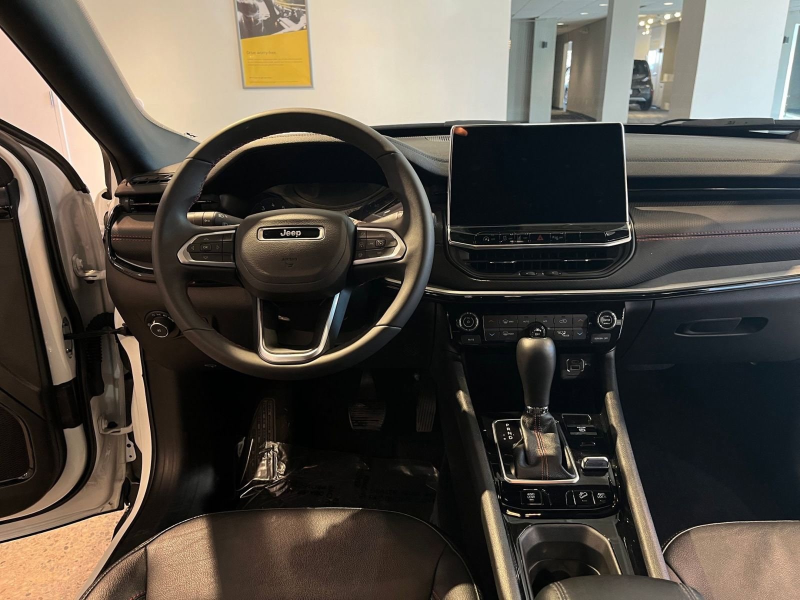 Thumbnail: 2025 Jeep Compass - 34