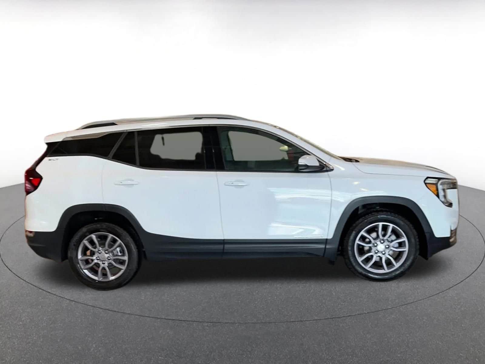 Thumbnail: 2024 GMC Terrain - 16