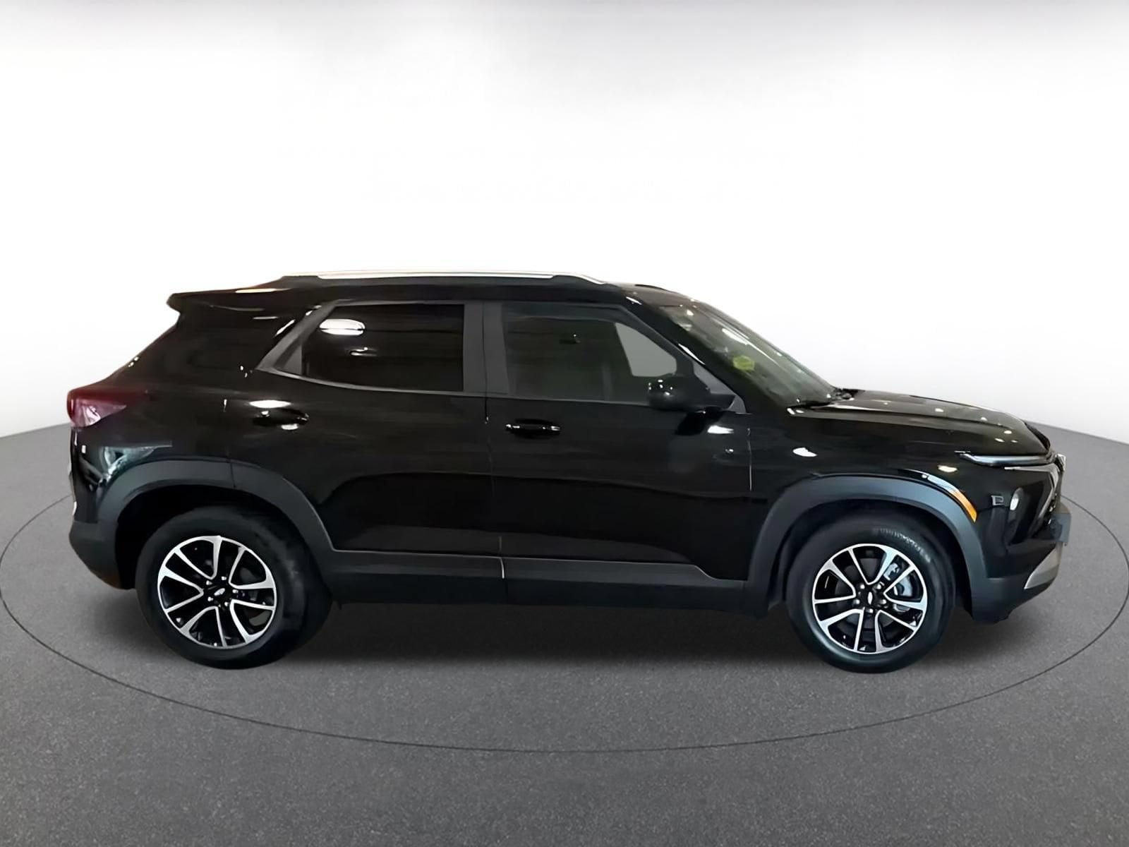 Thumbnail: 2025 Chevrolet TrailBlazer - 15