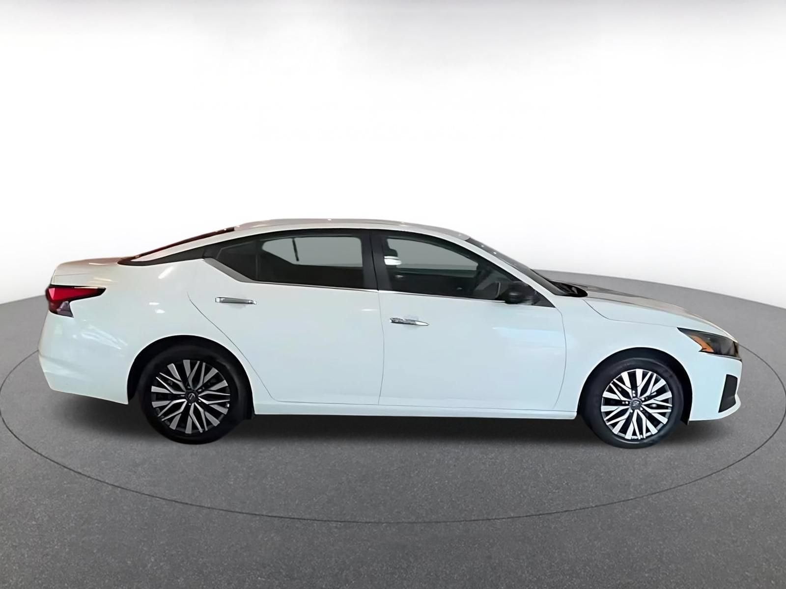 Thumbnail: 2025 Nissan Altima - 12