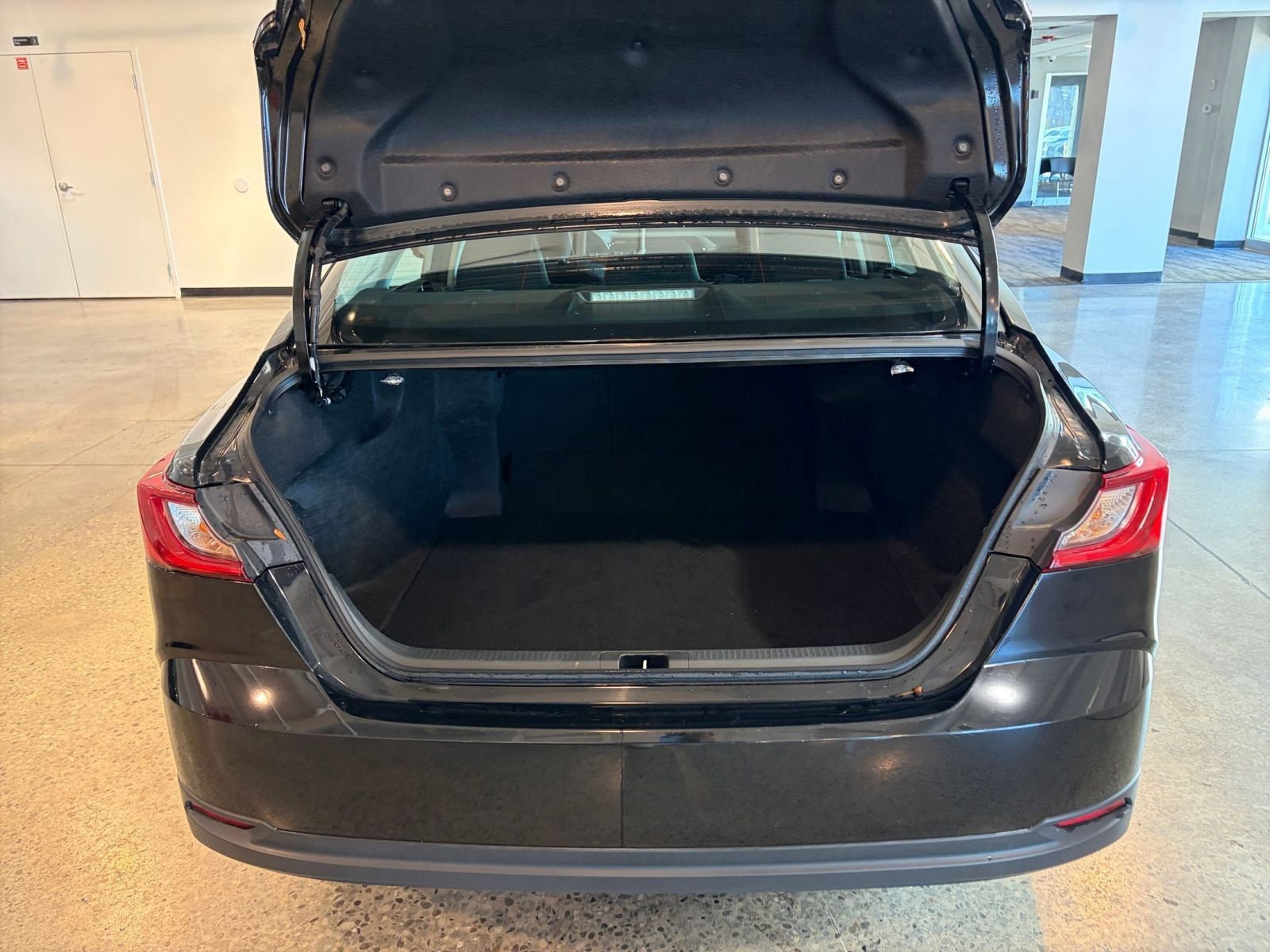 Thumbnail: 2025 Toyota Camry - 30