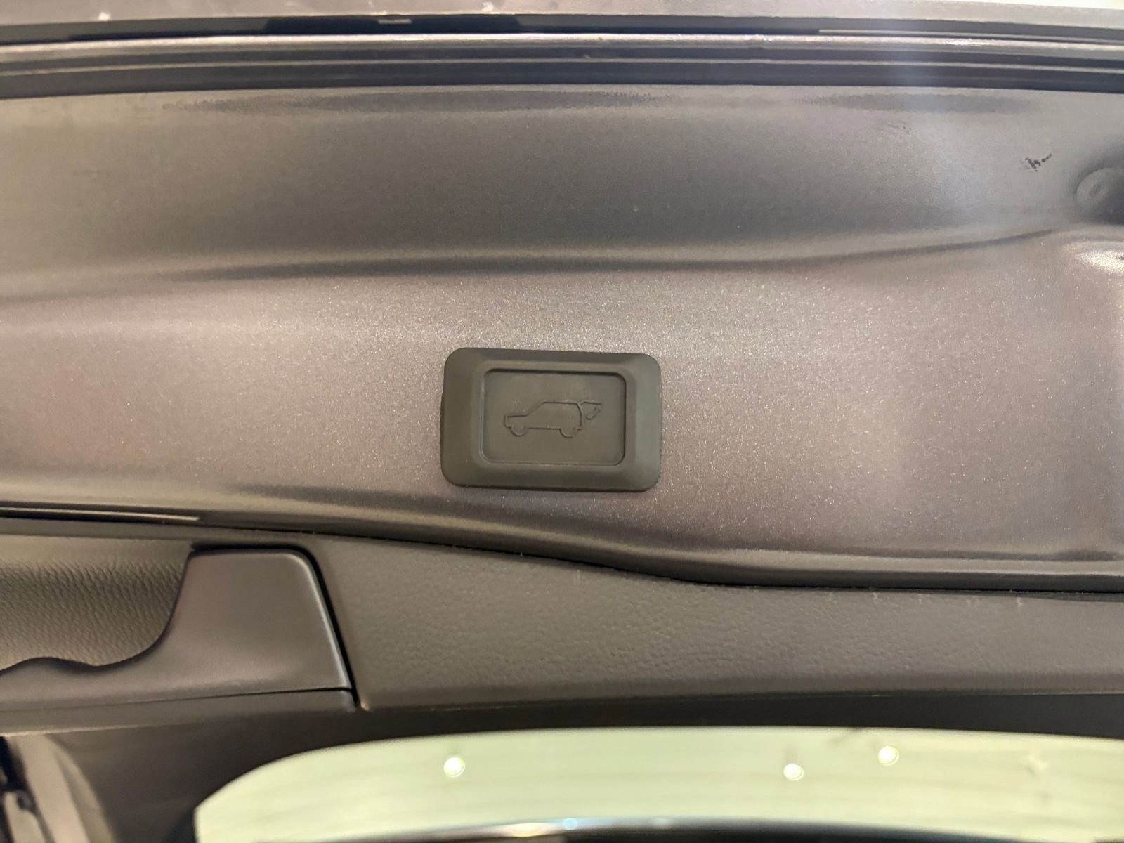 Thumbnail: 2025 Toyota RAV4 - 22