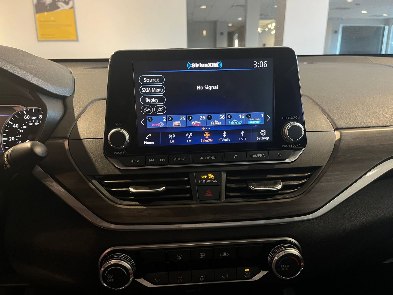 Thumbnail: 2025 Nissan Altima - 21