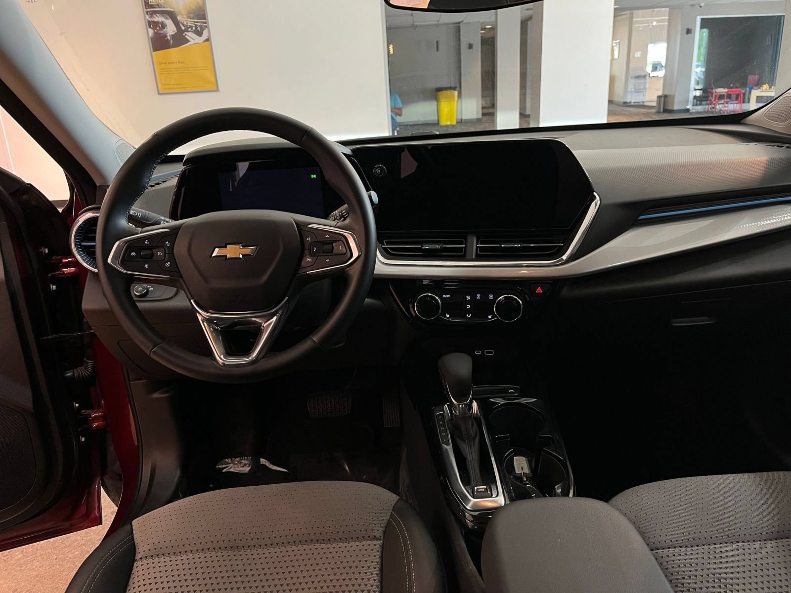 Thumbnail: 2025 Chevrolet Trax - 33