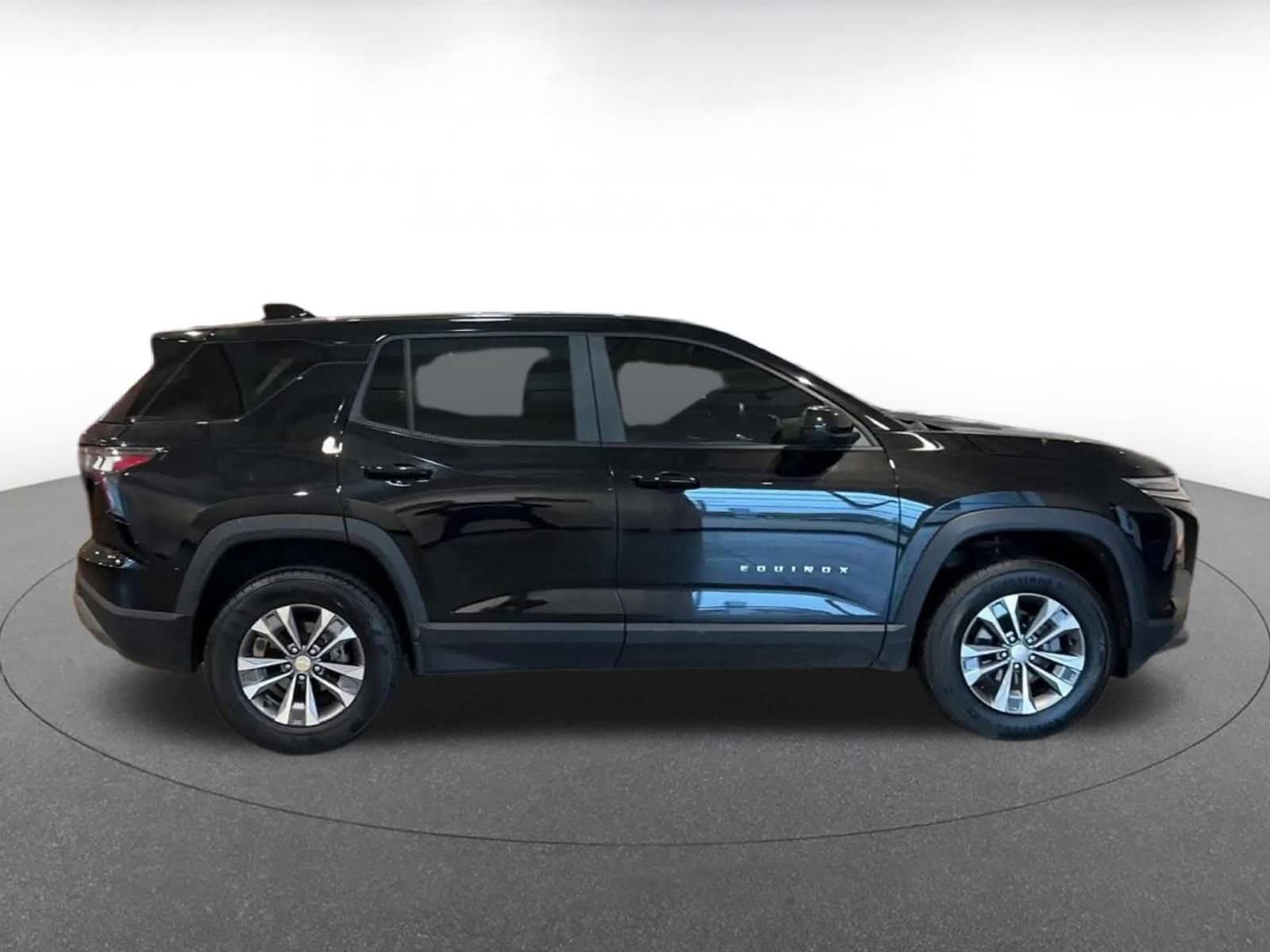 Thumbnail: 2025 Chevrolet Equinox - 16