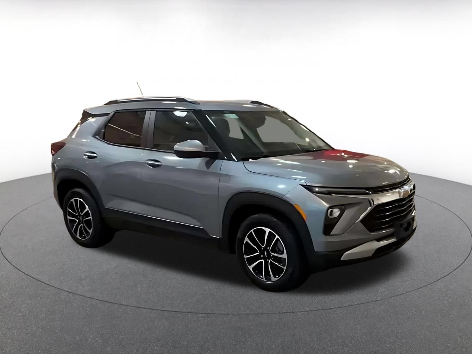 Thumbnail: 2025 Chevrolet TrailBlazer - 2