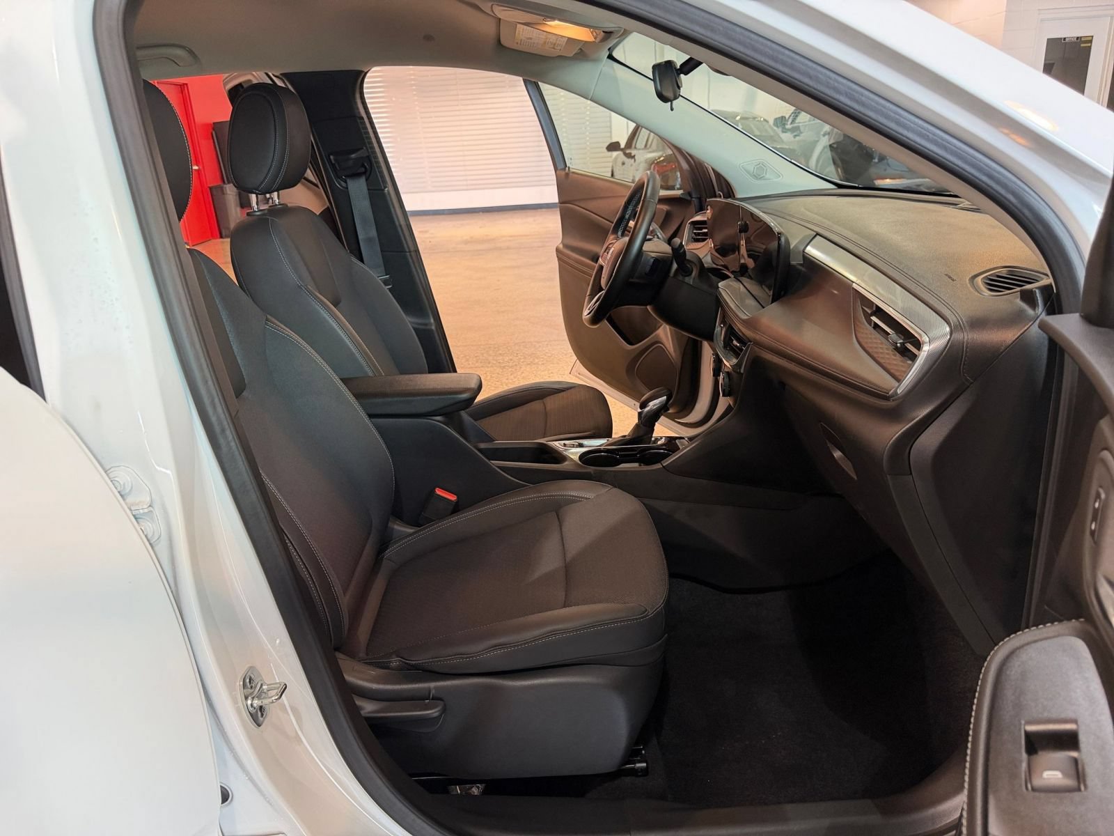 Thumbnail: 2026 Buick Encore GX - 34