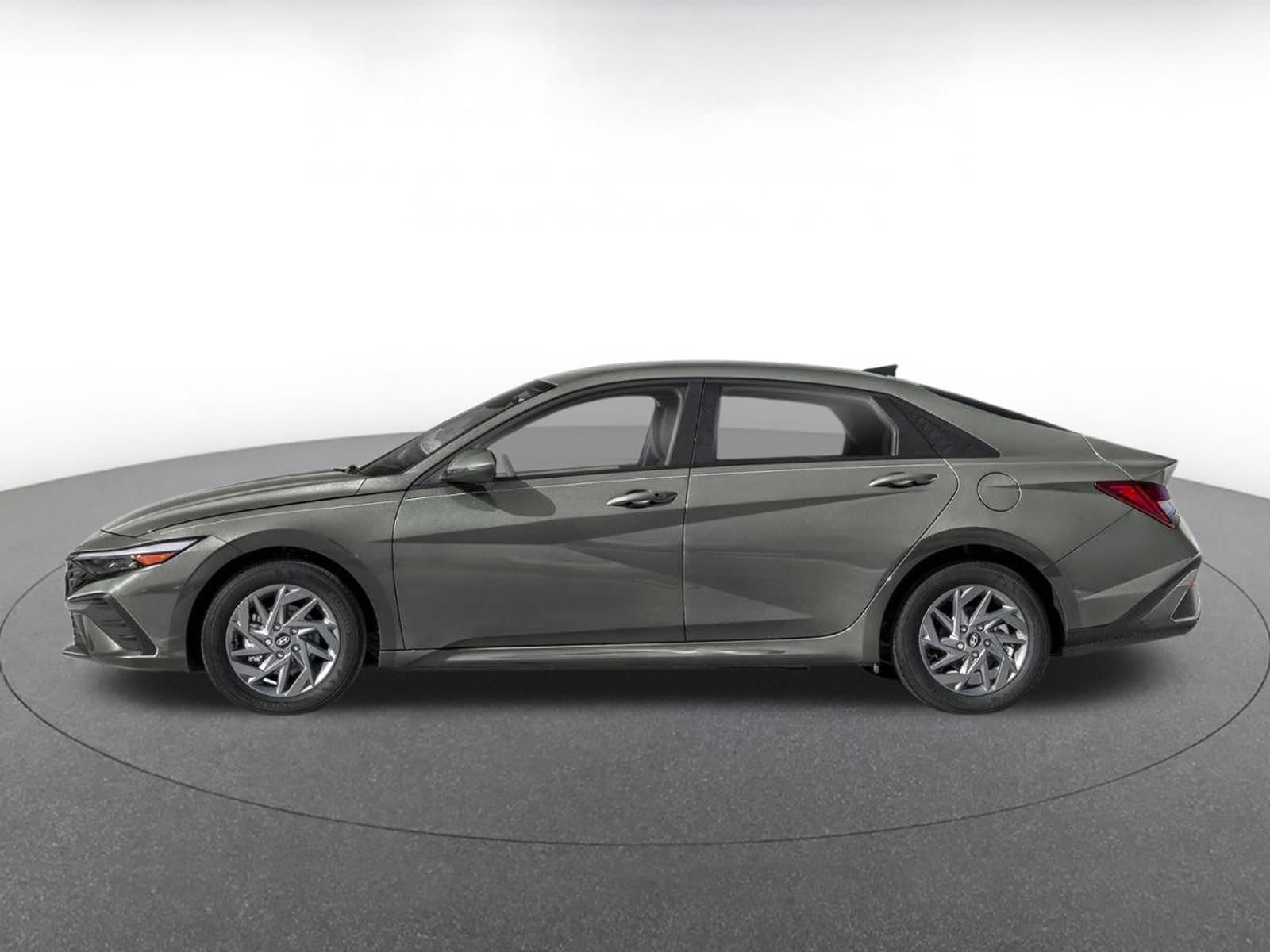 Thumbnail: 2026 Hyundai Elantra - 3