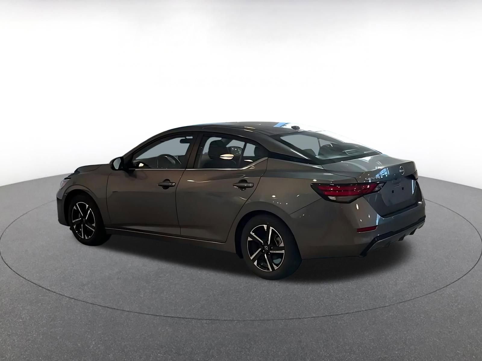 Thumbnail: 2025 Nissan Sentra - 10