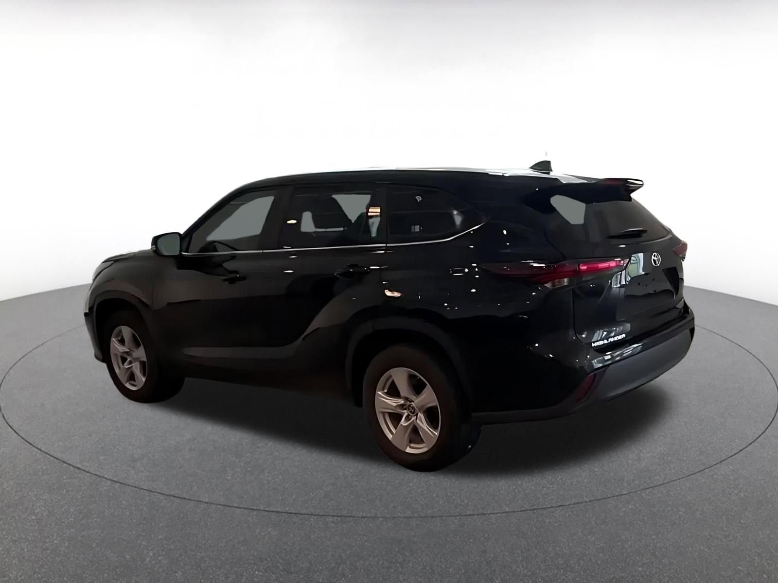 Thumbnail: 2025 Toyota Highlander - 9