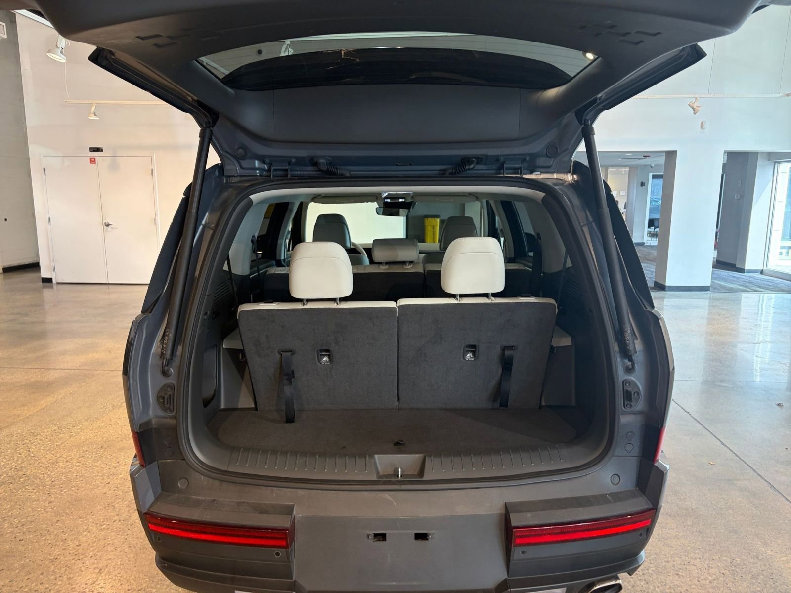 Thumbnail: 2025 Hyundai Santa Fe - 32