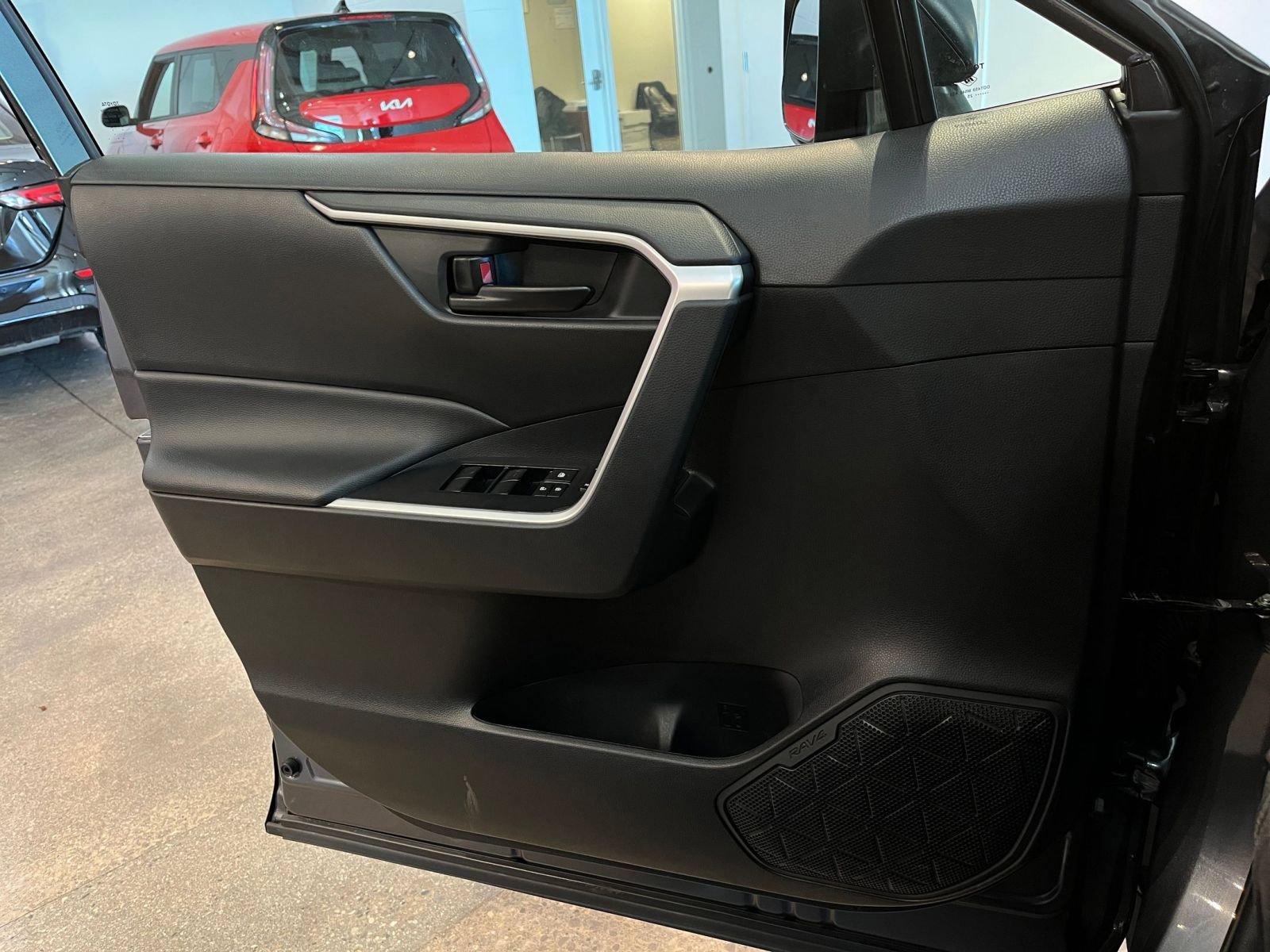 Thumbnail: 2025 Toyota RAV4 - 18