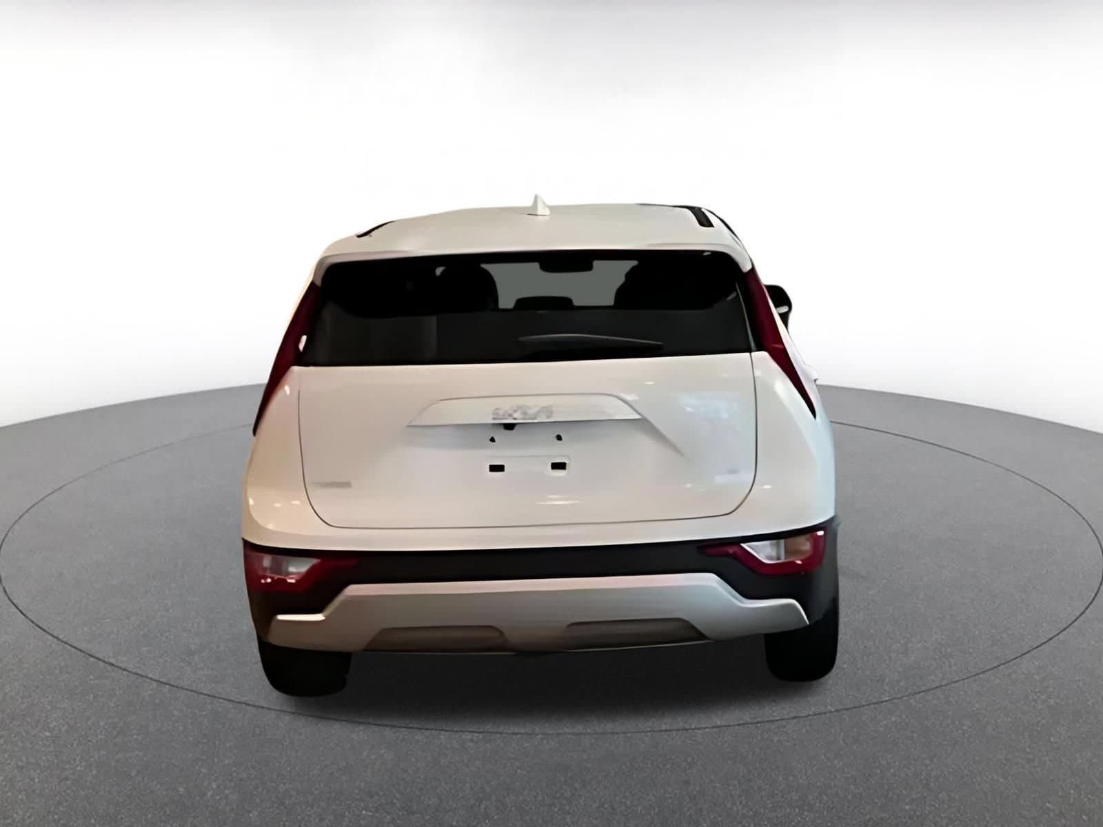 Thumbnail: 2026 Kia Niro - 16
