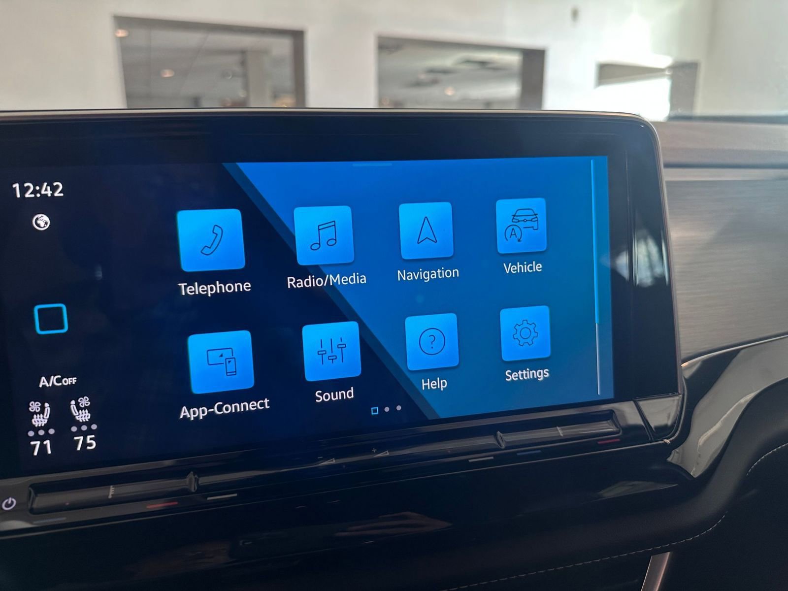 Thumbnail: 2025 Volkswagen Atlas - 21