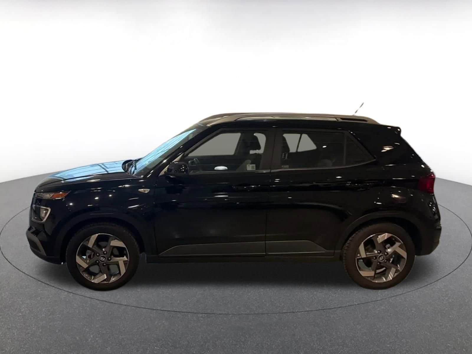 Thumbnail: 2025 Hyundai Venue - 9