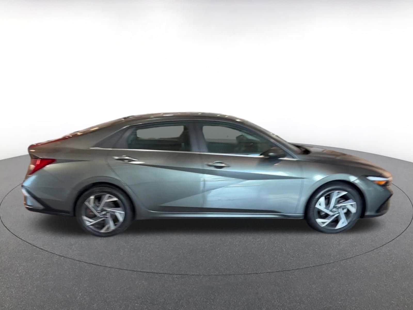 Thumbnail: 2025 Hyundai Elantra - 16