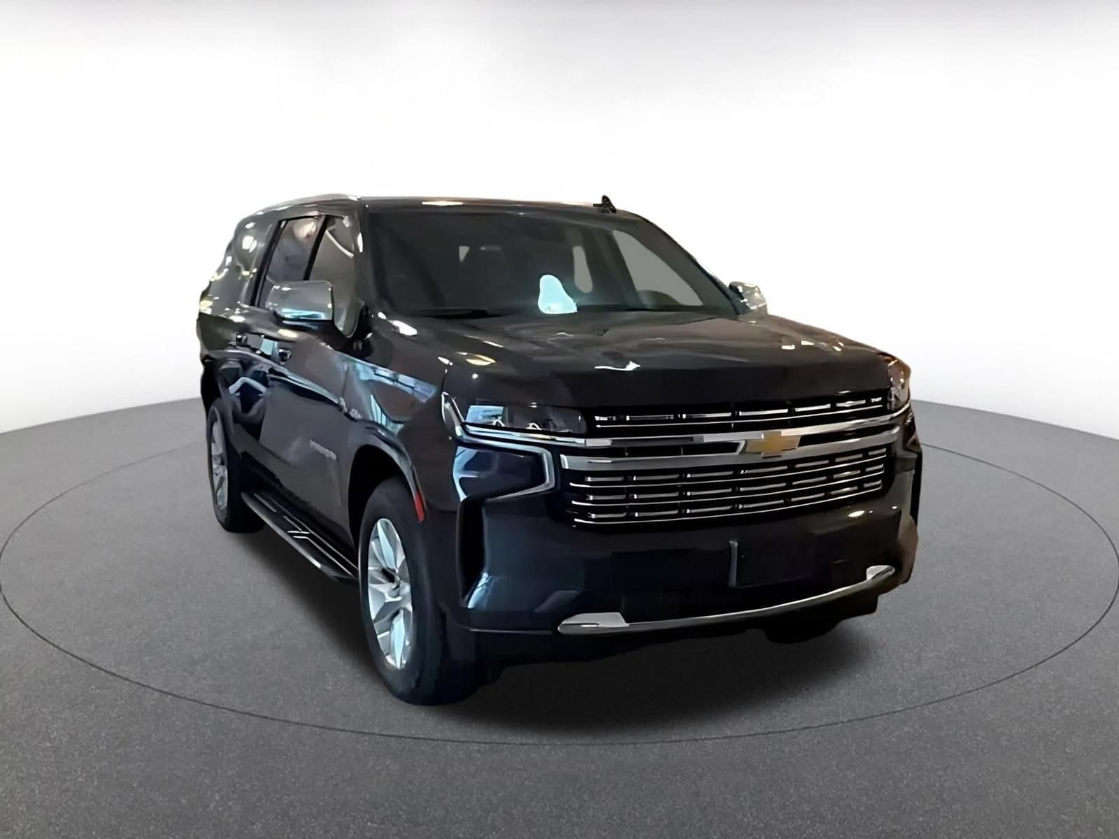 Thumbnail: 2023 Chevrolet Suburban - 3