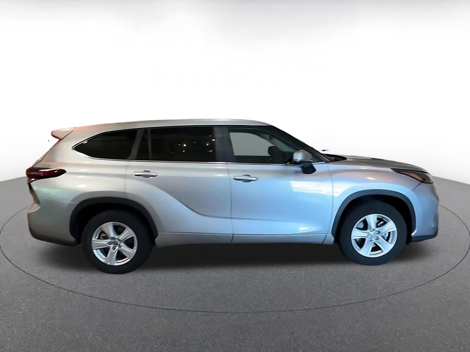 Thumbnail: 2025 Toyota Highlander - 14