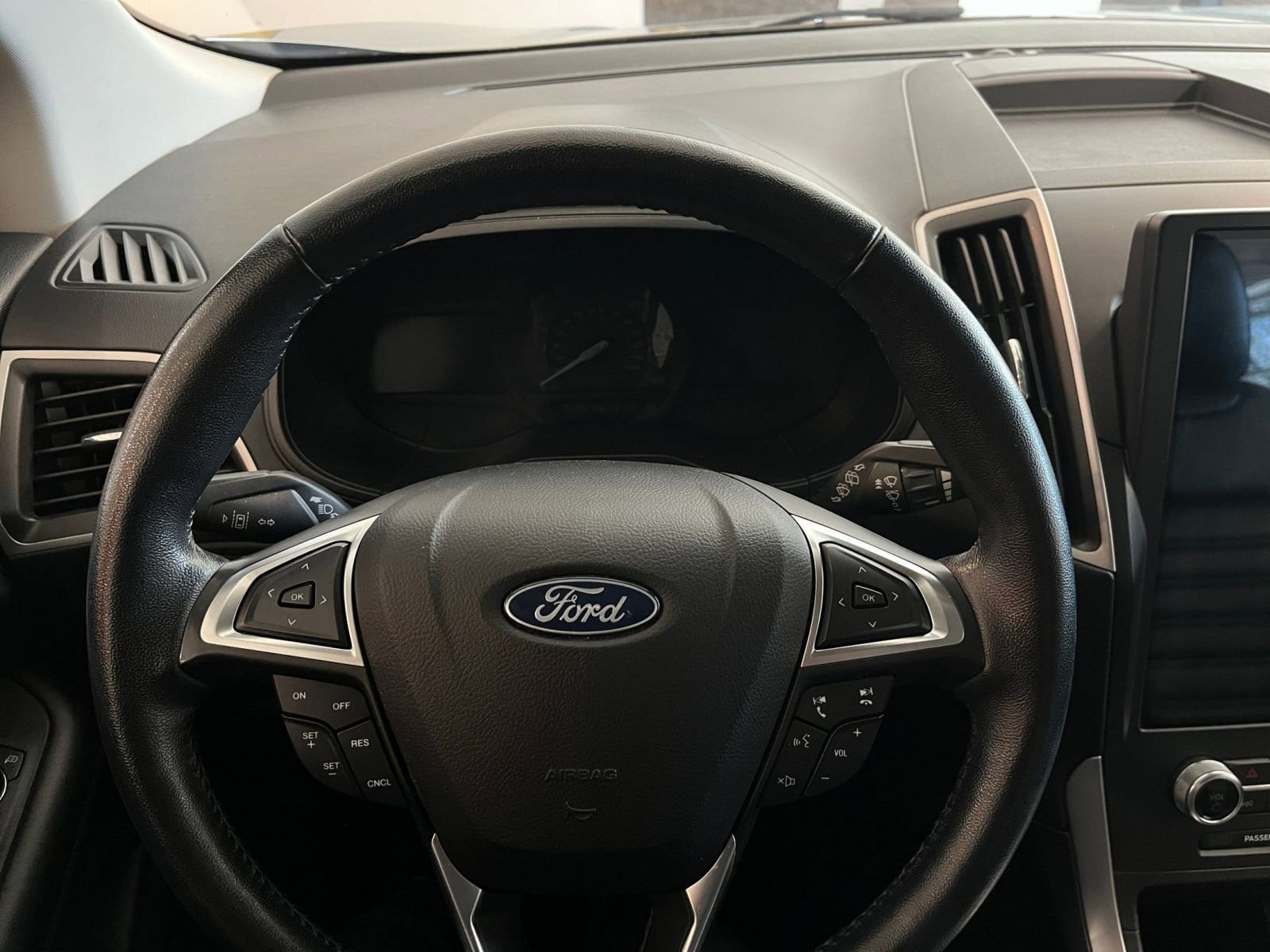 Thumbnail: 2023 Ford Edge - 28