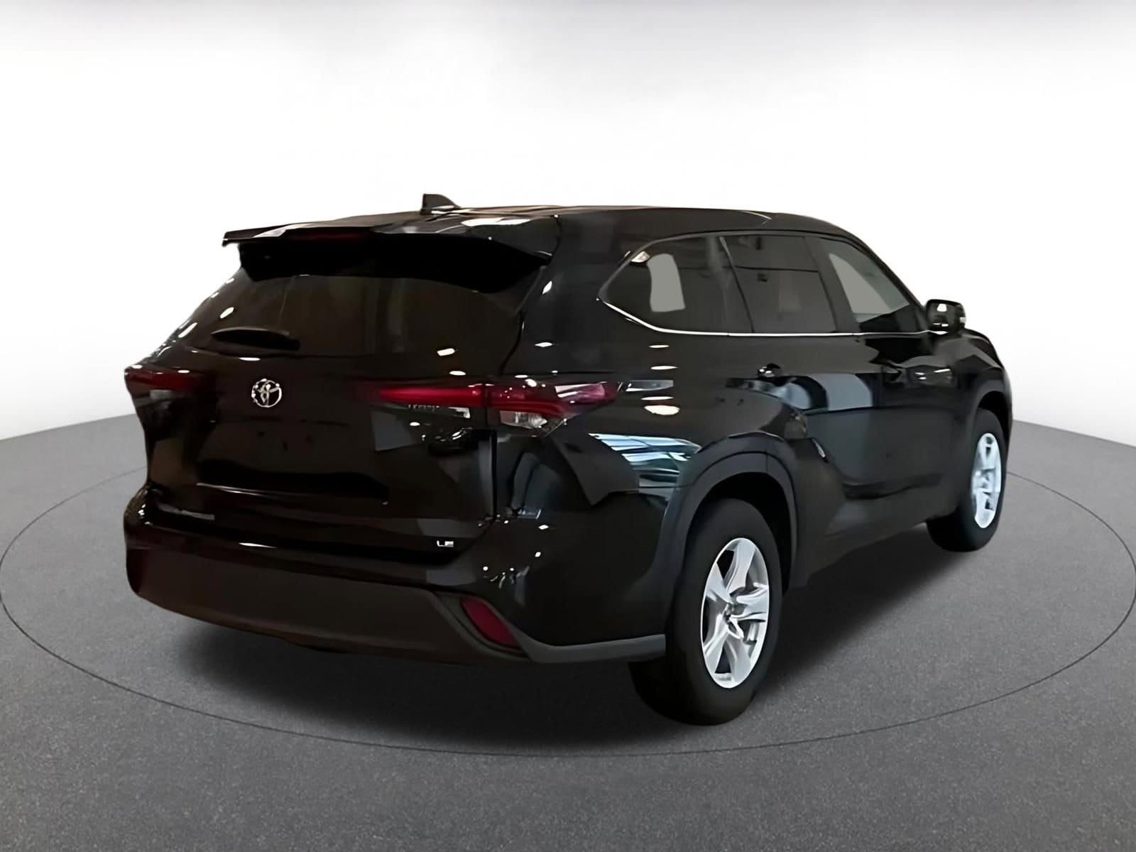 Thumbnail: 2025 Toyota Highlander - 14