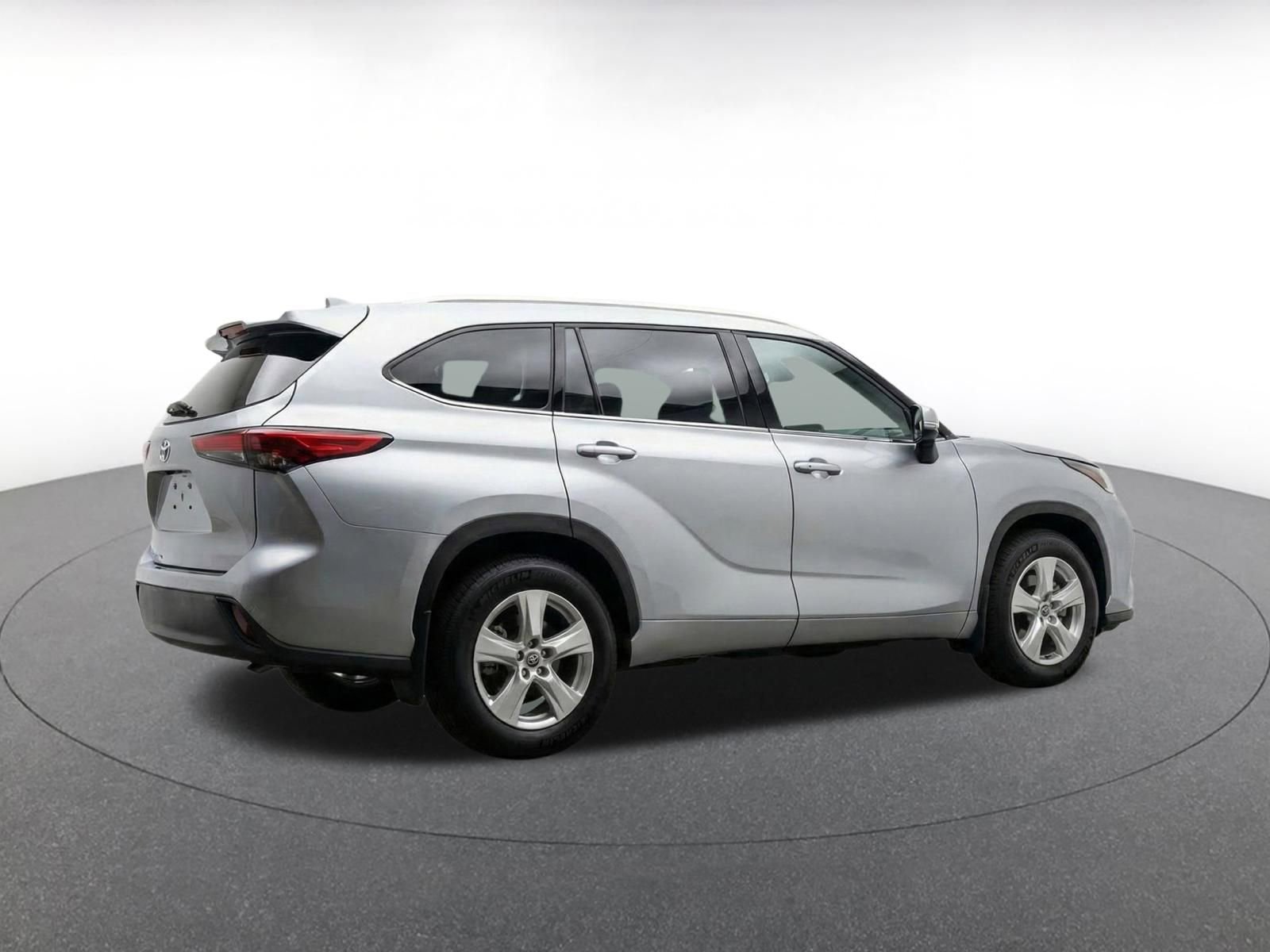 Thumbnail: 2025 Toyota Highlander - 9