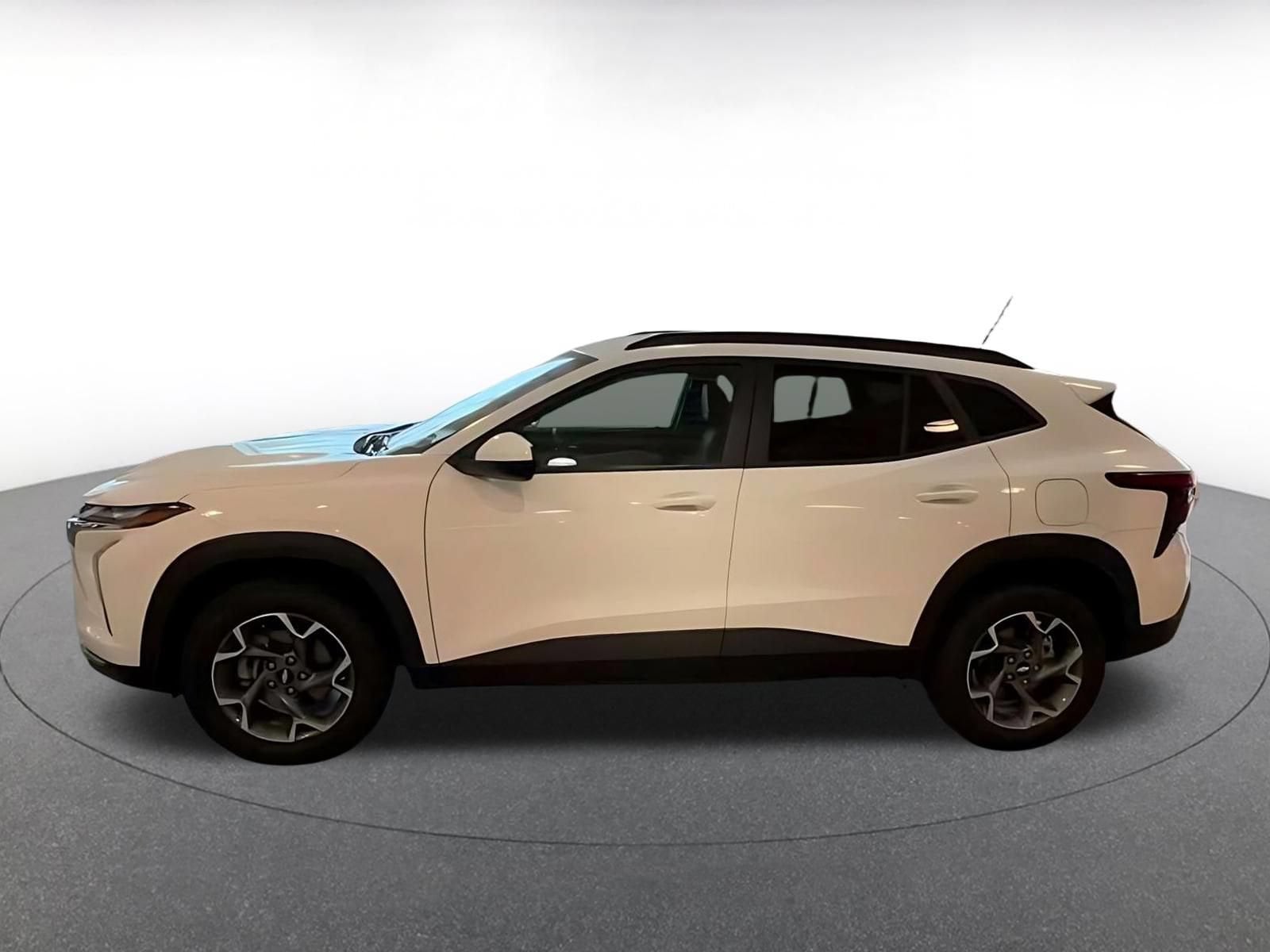 Thumbnail: 2025 Chevrolet Trax - 9
