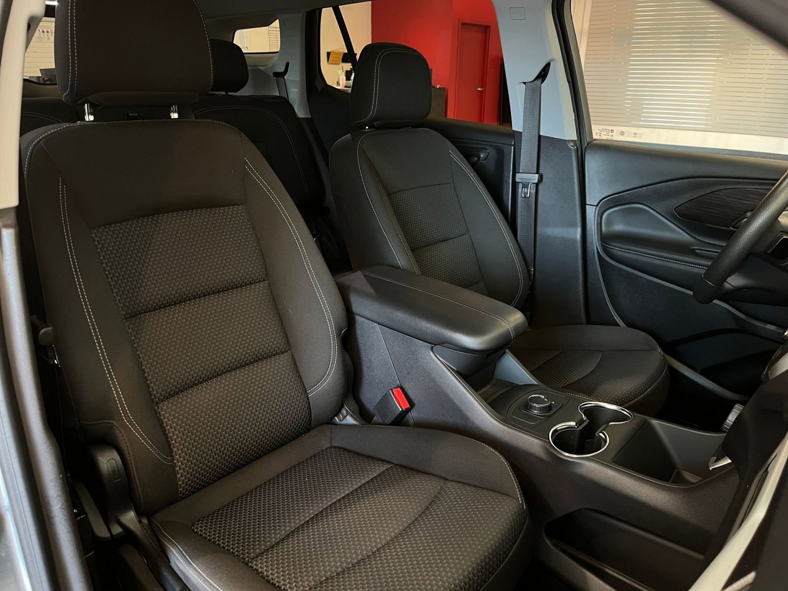 Thumbnail: 2024 GMC Terrain - 35
