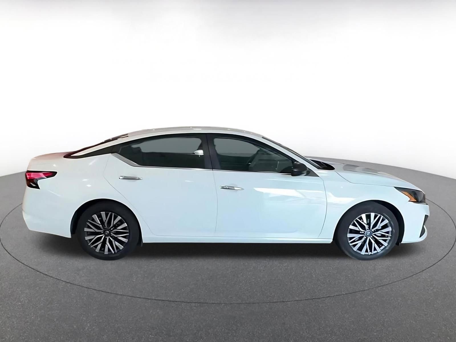 Thumbnail: 2025 Nissan Altima - 16