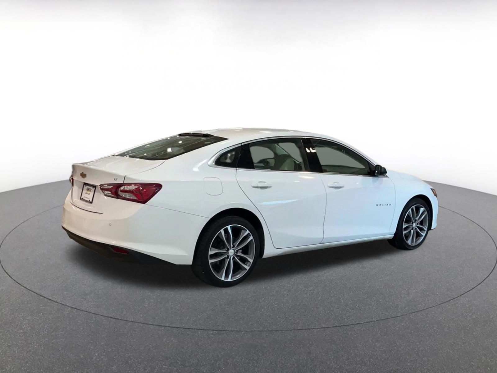 Thumbnail: 2024 Chevrolet Malibu - 15