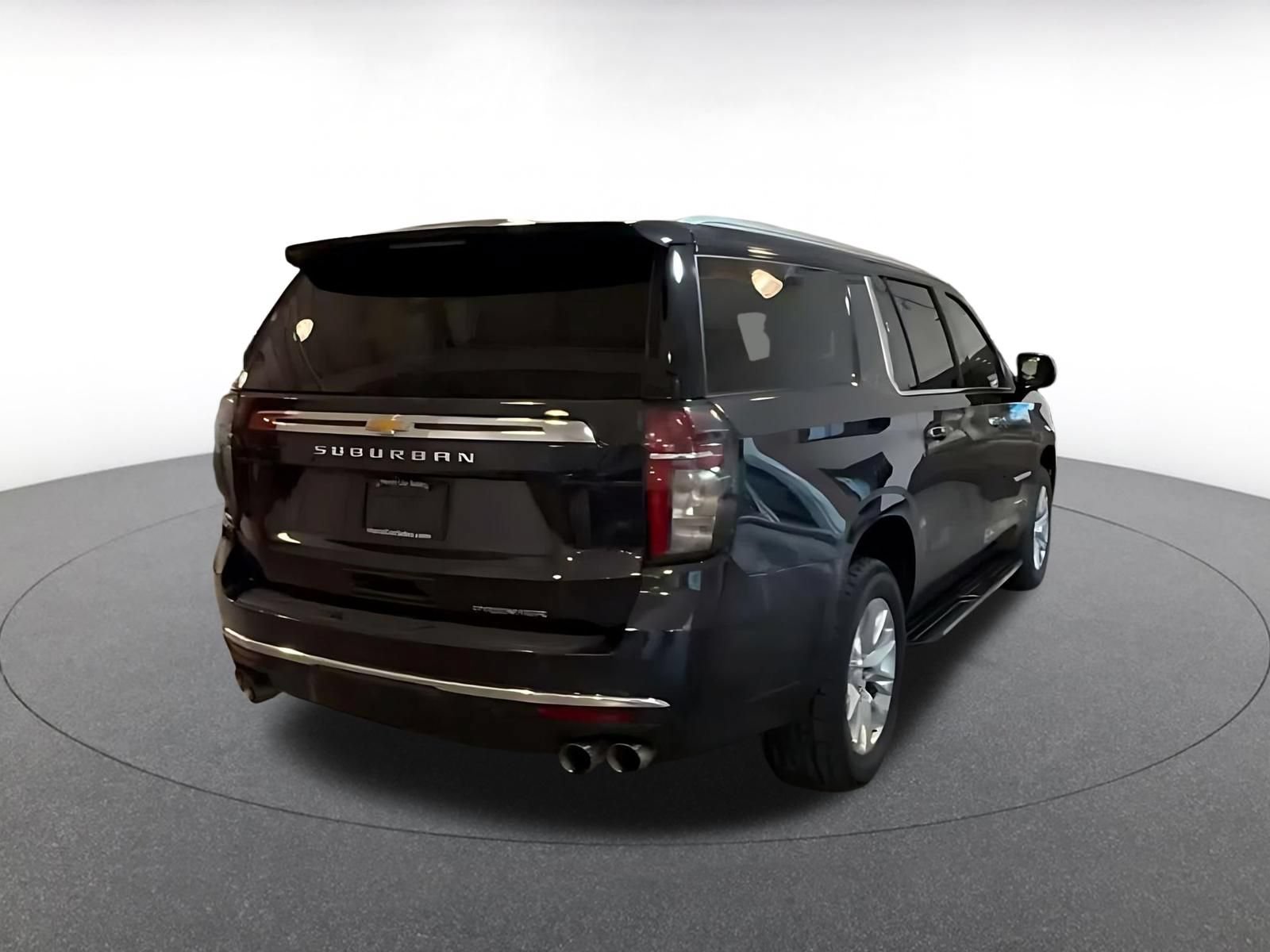 Thumbnail: 2023 Chevrolet Suburban - 14