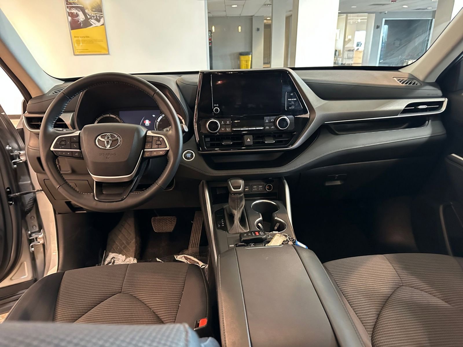 Thumbnail: 2025 Toyota Highlander - 35