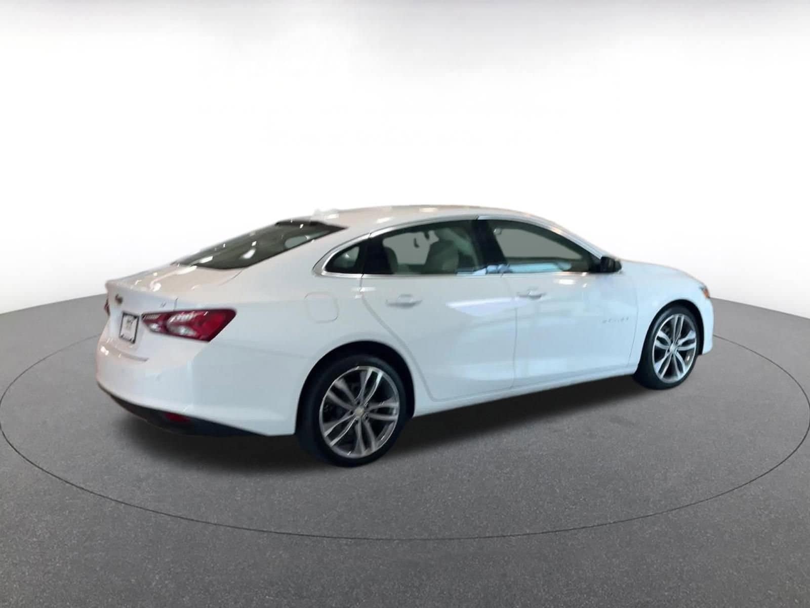 Thumbnail: 2024 Chevrolet Malibu - 15