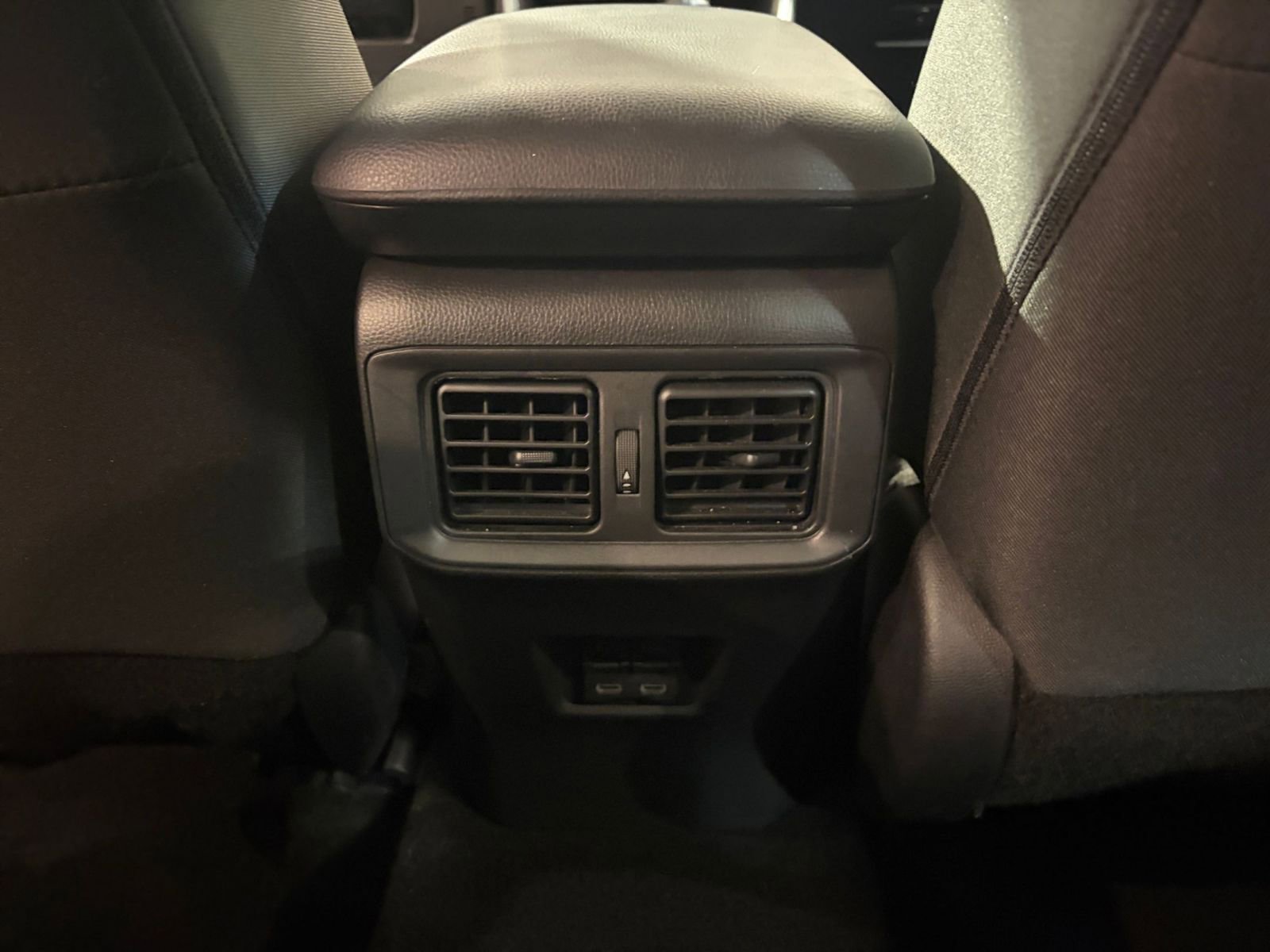 Thumbnail: 2025 Toyota RAV4 - 25